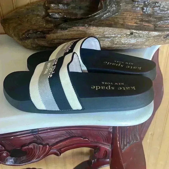 Kate Spade slip-in sandal.  The name of the shoe is Buttercup. US 9B. - Picture 4 of 7